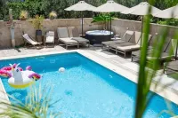 Vellum Luxury Living - Kolam Infiniti