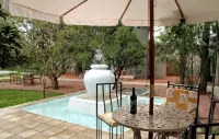 Village Boutique Hotel - Swimmingpools