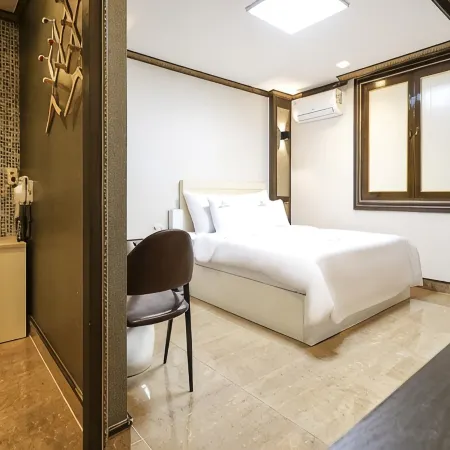 Lounz Stay Hotel Hwasoon