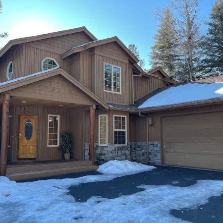 Spacious 5-bedroom house with AC, WiFi, SHARC passes in beautiful Sunriver!