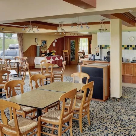 Lakeview Inns & Suites - Hinton
