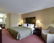 Quality Inn & Suites Clarksville - 2-Star