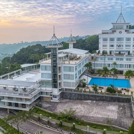 Royal Senyiur Hotel