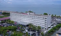 Pangeran Beach Hotel - parking