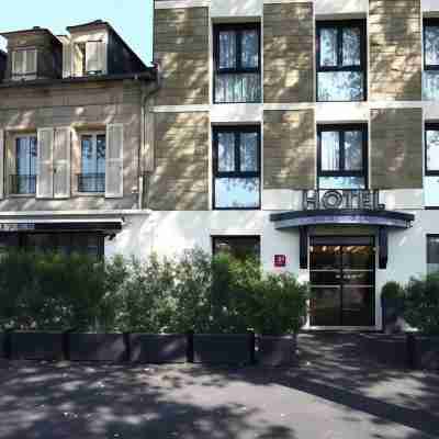 Le Collonges Hotel Exterior