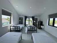 Moon House Villa Hotels in TT. Vinh Dien