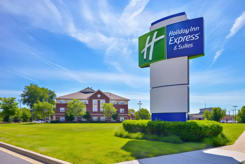 Holiday Inn Express & Suites Southfield - Detroit