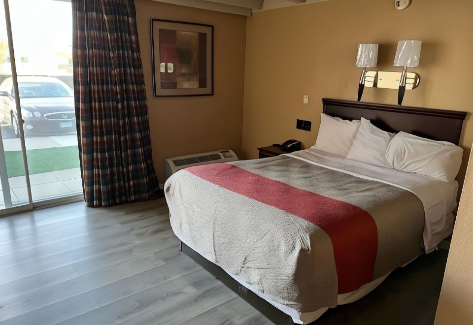 3. Hotel We..