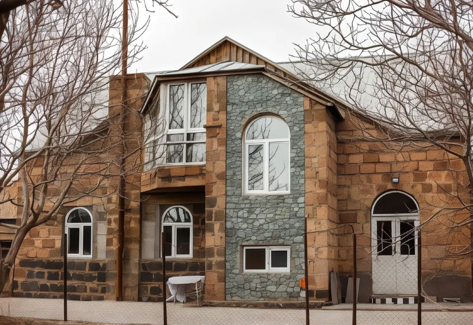 Armine's B&B - Bed and Breakfast - Housity