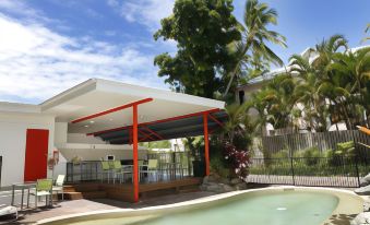 Port Douglas Motel