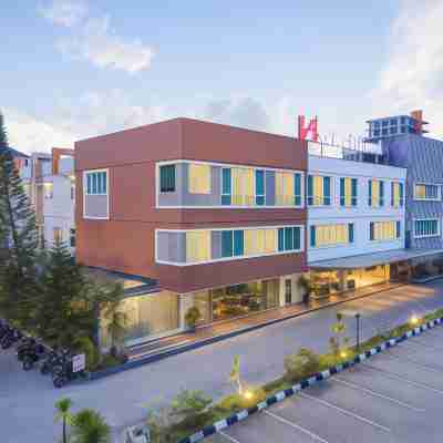 Swiss-Belhotel Kendari Hotel Exterior