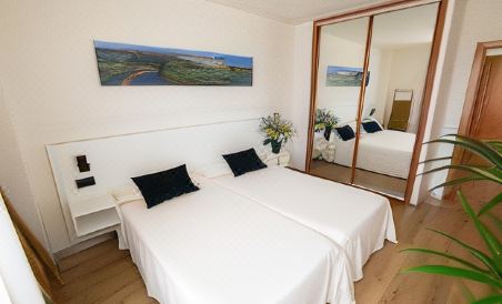 Playas de Liencres - Hotel & Apartamentos - Housity