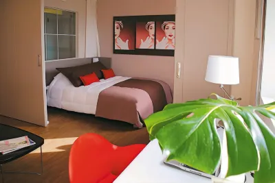 Standing Hotel Suites by Actisource