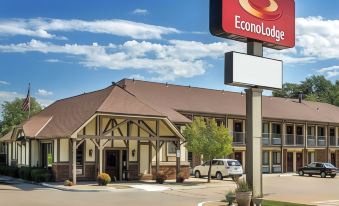 Econo Lodge University