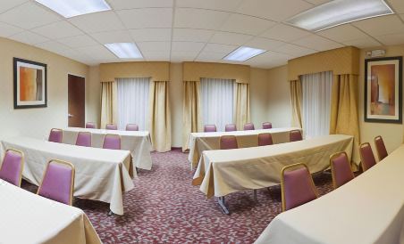 Baymont by Wyndham Calhoun - Housity