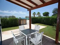 Dolce Mare 2 - Sea Front Apartment - Large Terrace - Wifi and Private Parking
