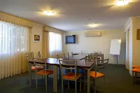 Mandarin Motel Hotels in Macksville