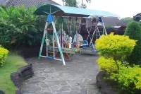 Hotel Mutiara Baru Отели в г. Batu Sub-District