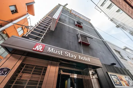 Must Stay Hotel (HAN River)