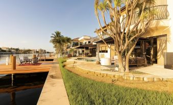 5 Bedroom Luxe Villa on Deep Water Intracoastal