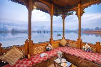 New Jacquline Heritage Houseboats