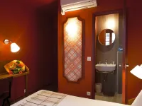 Hotel Boris V. by Happyculture Hotels near 8th arr.