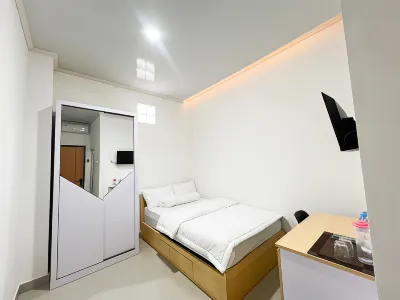 River House Mitra RedDoorz Hotels in Gunung Pati