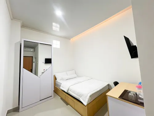 River House Mitra RedDoorz Hotels in Gunung Pati
