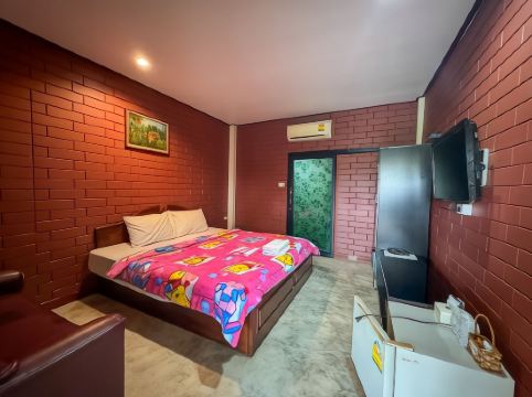 สุรี การ์เด้น รีสอร์ต แอนด์ คาราโอเกะ