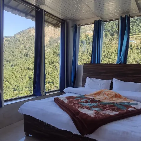 Sunrise Resort Hotels in Kempty Range