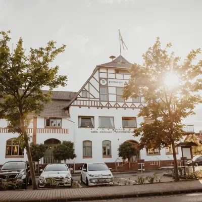 Fährhaus Kirschenland Hotels near Rissen