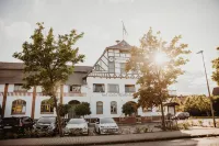 Fährhaus Kirschenland Hotels near Wedel station