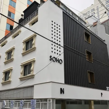 Soho Hotel Отели рядом с достопримечательностью «Станция метро Seomyeon»