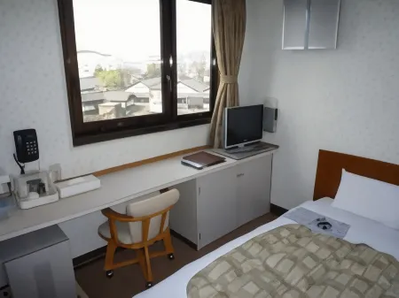 Sakata Green Hotel Отели рядом с достопримечательностью «Kaikoji Temple»