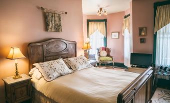 Hummingbird Inn