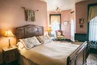 Hummingbird Inn Hotels in Easton