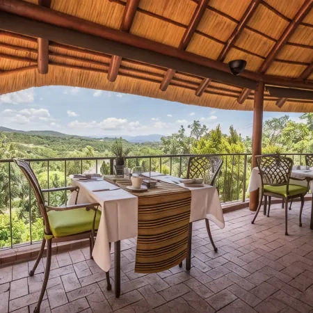 La Roca Guest House