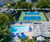 5 BR - 3 BA <2 Primary BR> SLEEPS 10 - 3 Pools - Linens & Bath Towels Provided