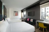 Aloft Sarasota Các khách sạn gần Simple Relief Wellness Center