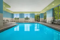 Holiday Inn Express & Suites Akron Regional Airport Area Hotels in Green