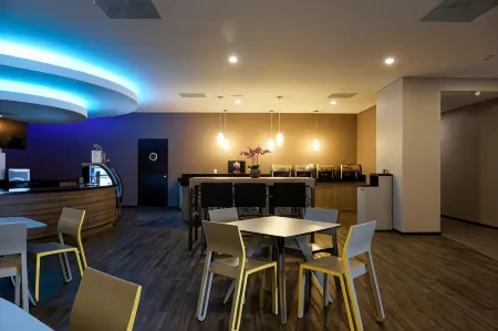 Hotel Glow Point - Mulza