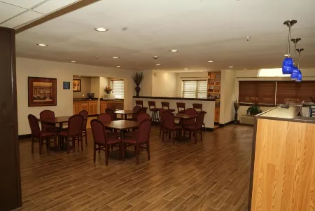 Expo Inn Отели рядом с достопримечательностью «Tandy School of Computer Science»