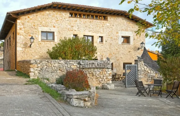 波薩達羅斯騰普拉里奧斯酒店