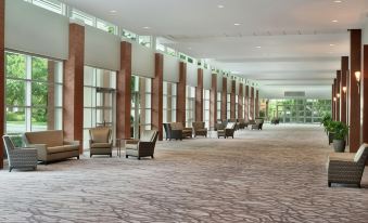 Embassy Suites by Hilton Charleston Airport Hotel & Convention Center