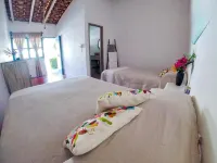 La Playita Beach House Hotels near Playa Zicatela