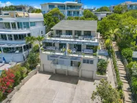 Crystal Shores Sunshine Beach Hotels in Sunshine Beach