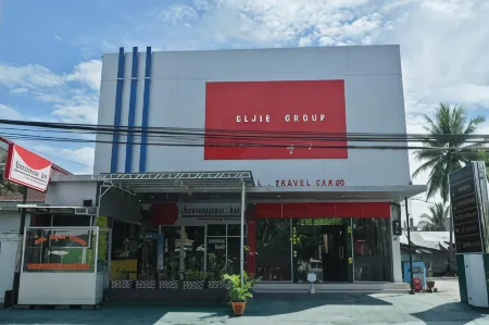 Eljie Hotel Отели в г. Горонтало