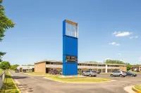 OYO Hotel Mona Lake Muskegon Hotels in Muskegon
