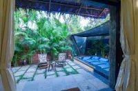 Jomo Resort