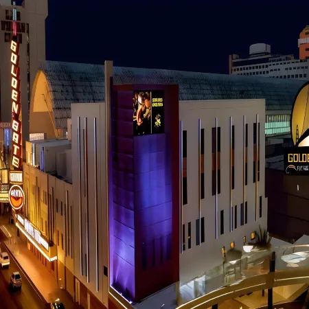 Golden Gate Hotel & Casino Отели рядом с достопримечательностью «Пешеходная торгово-развлекательная аллея Фремонт-Экспириенс»